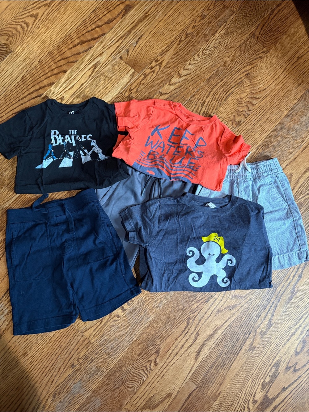 Lot of 6, SZ 4 clothes